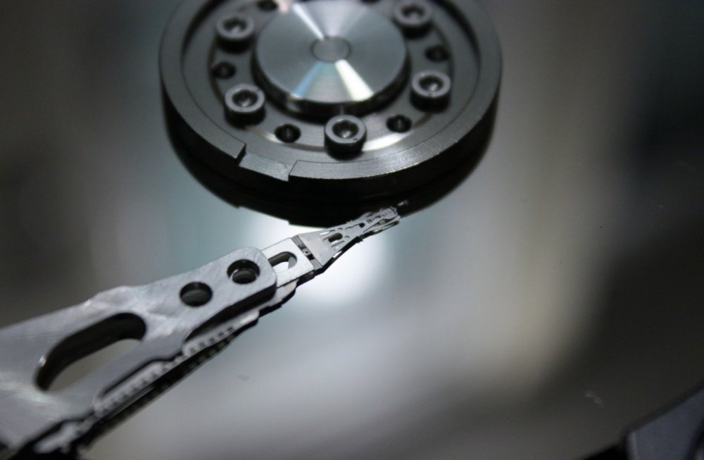 Hard Disk üzərinə  klik səsləri.