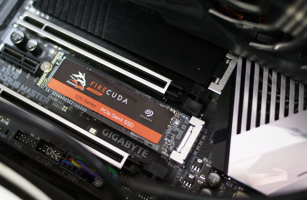Seagate dünyanın ilk PCIe NVMe sərt diskini təqdim etdi.