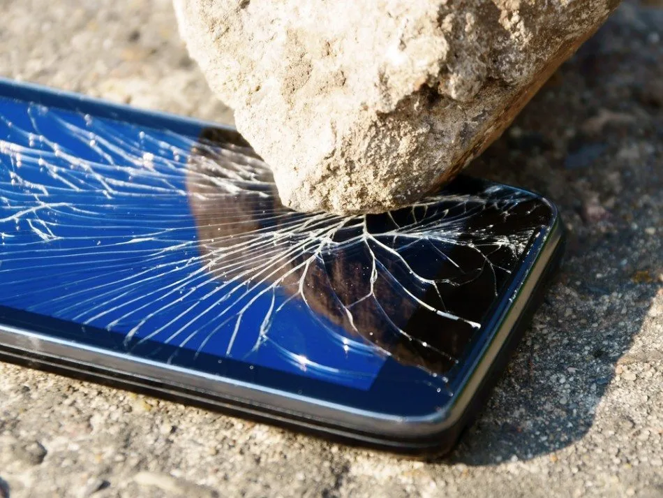 Ekranı sınmış telefondan məlumatları necə bərpa etmək olar? — 6 üsul